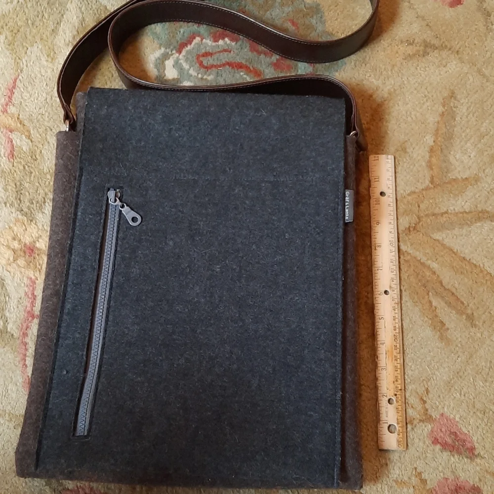 GRAF LANTZ • FELT MESSENGER BAG